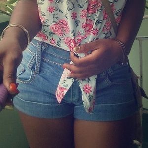 Low-rise, Jean Shorts - Medium Washed